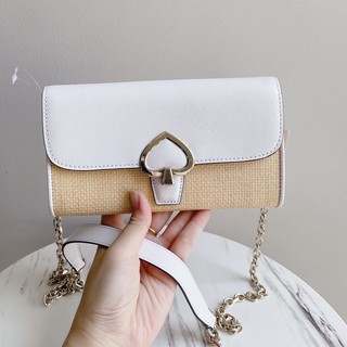 พร้อมส่งด่วน‼️🛎 Kate Spade New York Small Flap Chain Wallet Robyn Straw White Dove WLRU6195