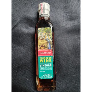 น้ำส้มสายชูหมักจากไวน์แต่งกลิ่นพาร์รากอน Tarragon Wine Vinegar จากสเปน 250 มล.