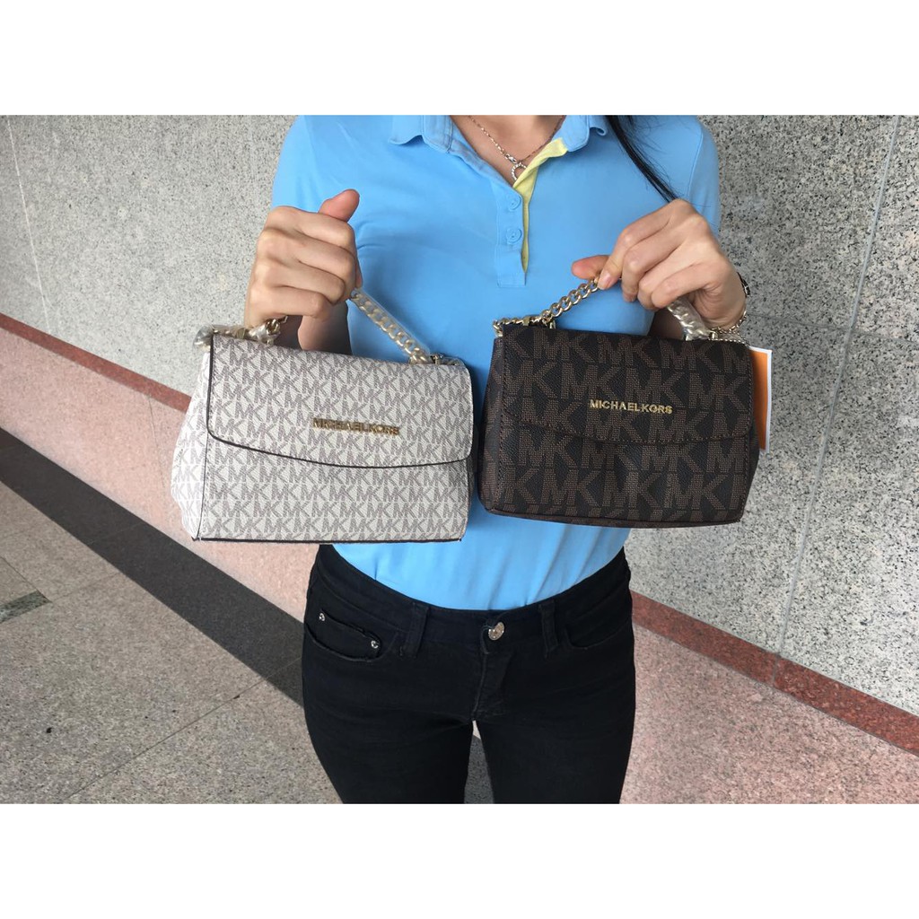 Mk Handy Spacious และ Spacious กระเป๋าถือสตรี MK Chain ขนาด20ซม