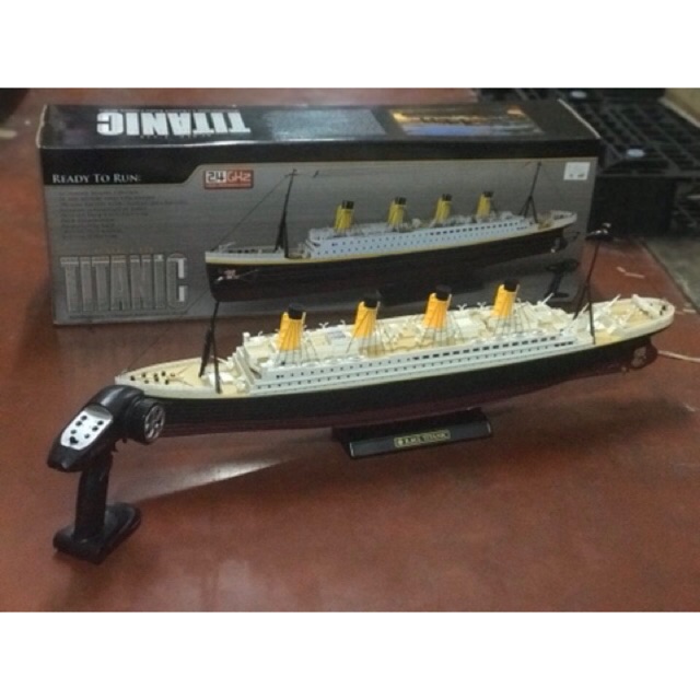 เรือบังคับวิทยุไททานิค TITANIC รีโมท2.4GHz(ระบบสามมอเตอร์สามใบพัด)รายละเอียดสวยระบบไฟฟ้าแบตเตอรี่ชาร์จอุปกรณ์พร้อมเล่น