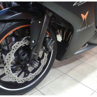 กันล้มล้อหน้า front fork slider CBR650F CB650 CBR650R CB650R ช่วยป้องกันตีนโช๊ค ไม่ให้เกิดเป็นรอยเสียหาย เวลารถล้ม หร...