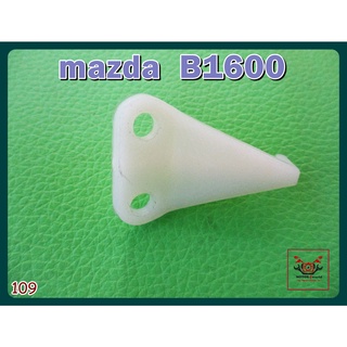 MAZDA B1600 WIRE LOCKING CLIP WIRE SPARK PLUG "WHITE" (1 PC.) (109) // ที่เสียบสายหัวเทียน สีขาว (1 ตัว) สินค้าคุณภาพดี