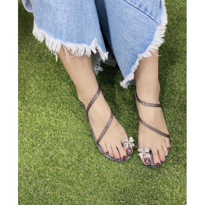 ( 601 ดอกหัวใจ ) รองเท้าแก้ว น่ารัก ใส่สบาย กันน้ำ ไซร้ 36-40 พร้อมส่ง