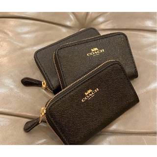 พร้อมส่ง แท้ 🇺🇸💯% New Coach กระเป๋า ใส่เหรียญ รุ่น ZIP AROUND COIN CASE (COACH F27569) LIGHT GOLD/BLACK