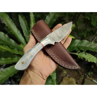 มีดดามัสกัส (Damascus knife) เกรดพรีเมี่ยม มีดใบตาย มีดแล่ มีดเชฟ ด้ามกระดูกอูฐ ฝังโมเสกพินทั้งสองด้าน พร้อมซองหนังแท้