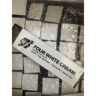 [free ของแถม] Four White Cream 20G โฟร์ ไวท์ครีมทาฝ้า กระ หน้าหมองคล้ำ คิดค้นและควบคุมการผลิตทุกขั้นตอนโดยเภสัชกร