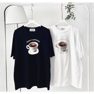 คอตต้อนคอกลม(oversize) เสื้อยืดโอเวอร์ไซส์ สกรีนลาย NEEDCAFFEINE กาแฟเสื้อยืดแขนสั้นพิมพ์ลายสไตล์สตรีทS-5XL