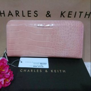 🌈🌈  Charles&amp;kieth​ 7.5 นิ้ว งานoutlwrแท้100%

อุปกรณ์ป้ายห้อย แทค ถุงผ้า กล่องแบรนด์