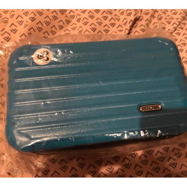 Rimowa Amenity Kit  สีฟ้า: อปก.ครบ 1500 free ems