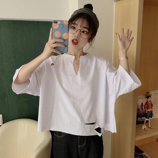 พร้อมส่ง เสื้อยืดแขนสั้น คอวี แต่งรอยขาด สไตล์เกาหลี แฟชั่นสําหรับผู้หญิง NZ-TX-213
