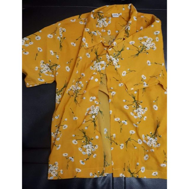 เสื้อฮาวายลายดอกสีเหลือง Over size