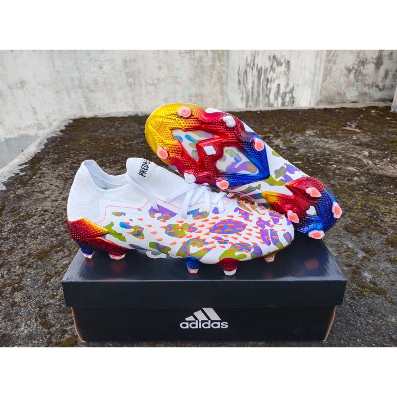 รองเท้าฟุตบอล Predator freak pogba