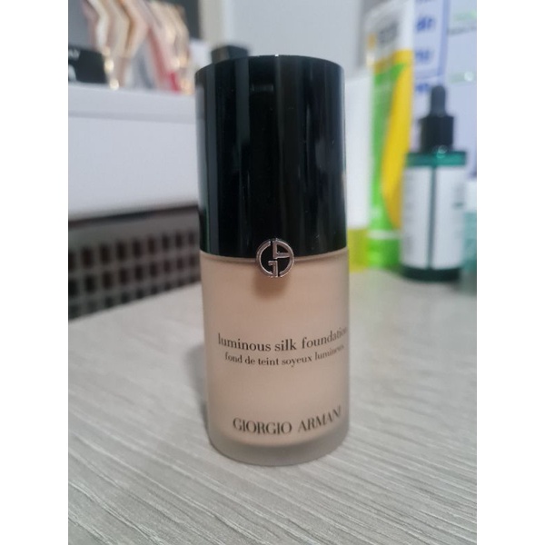 Giorgio Armani Luminous silk รองพื้น