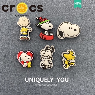 จี้หัวเข็มขัด ลายการ์ตูนสนูปปี้ สําหรับตกแต่งรองเท้า Crocs DIY