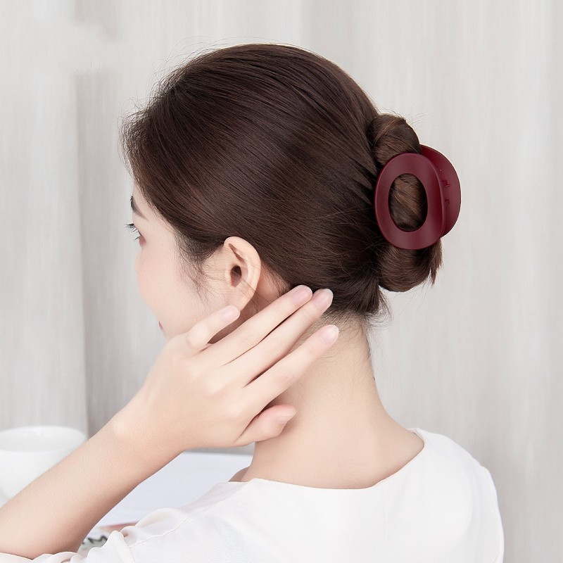[ 1 Piece Random Color  Women Matte Hair Clips ] [ Ponytail Hair Holder Hairpins Hair Claw ] [ Student Casual Barrette Crab ]