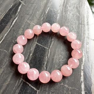 ฟรีใบเซอร์การันตรี กำไลพลอยโรสควอตซ์ (Rose Quartz) พลอยแห่งความรัก ขนาด 12 มิลพลอยแท้ประเทศมาดากัสการ์