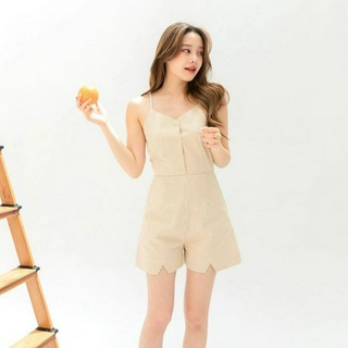 ชุดไปเที่ยว  จั๊มสูท สายเดี่ยว ขาสั้น - Olivia Jumpsuit สี Custard Pudding