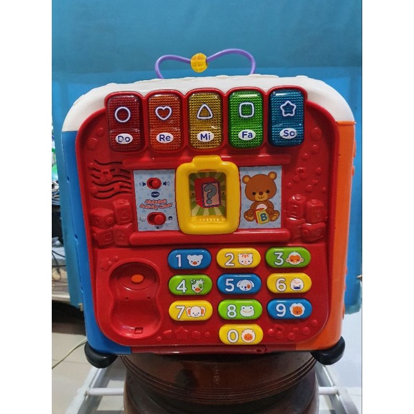 vtech 📍มือสอง📍❌️ตำนิอปก.ไม่ครบแต่ไม่มีผลต่อการใช้งานค่ะ❌️ กล่องกิจกรรมชิ้นใหญ่ มีเสียงมีไฟค่ะ สภาพดี