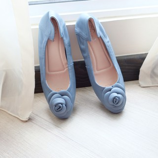 Woo Dahlia Ballerina Shoe รองเท้าหนังแกะส้นแบน สีฟ้า Pale Blue Dot