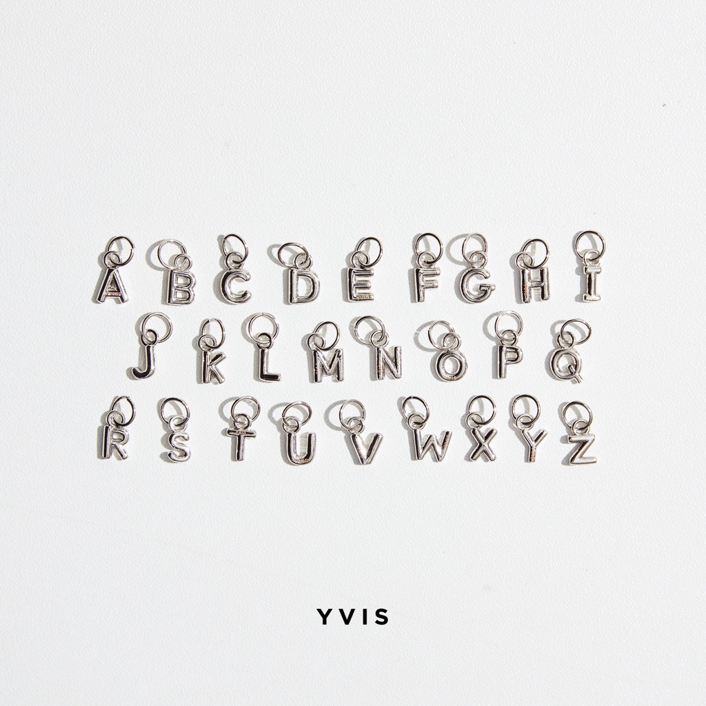 YVIS Silver Petite Alphabet Pendant (เฉพาะจี้)