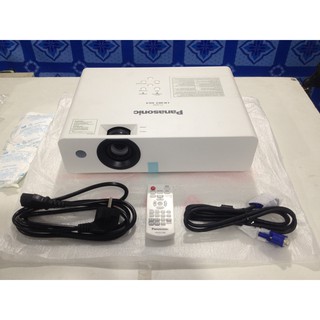 โปรเจ็คเตอร์ เครื่องฉายภาพ Projector Panasonic PT-LB303 XGA HDMI VGA RCA AUX Line in AUX Line Out ขนาดหน้าจอ 300" นิ้ว