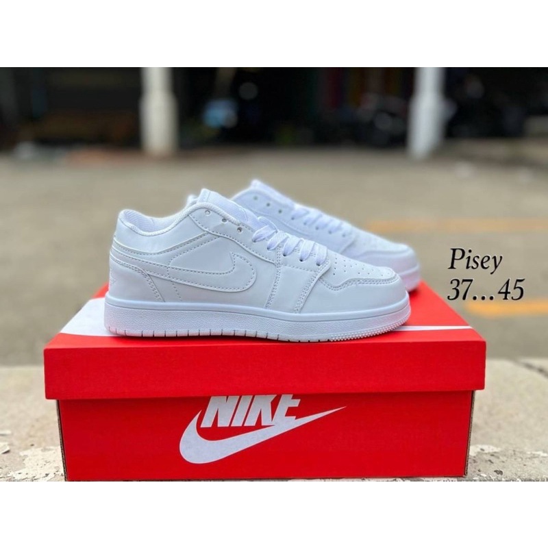 รองเท้าพร้อมส่งจ้า รองเท้าผ้าใบ(37..45)ผ้าใบสำหรับผู้หญิงผู้ชาย🎊🎊