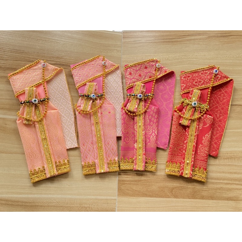 ชุดกุมารี(คละลายผ้า)ชุดไทยสุโขทัย ใช้สำหรับวางถวายเท่านั้น ไม่สามารถสวมใส่ได้จริง