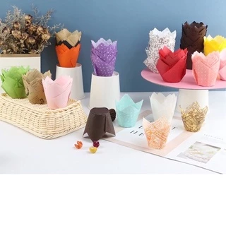*พร้อมส่ง* ถ้วยมัฟฟินทรงทิวลิป (50ใบ) ถ้วยกระดาษทรงทิวลิป สีน้ำตาลลายทอง ถ้วยกระดาษ ทรงทิวลิป