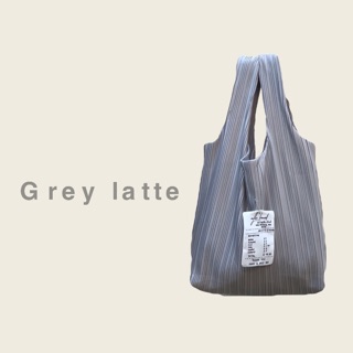 Wyllabrand กระเป๋าผ้าพลีท Grey latte