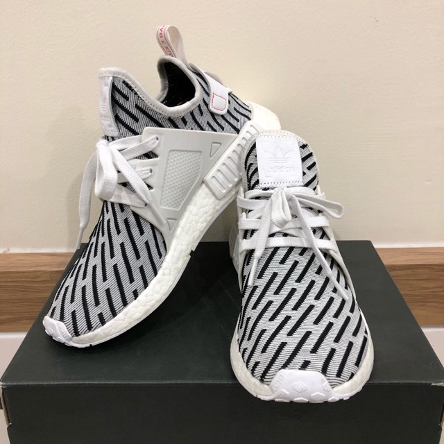adidas gazelle silver green womens Adidas NMD R1 Triple Black (FV9015) – Prime main image 0