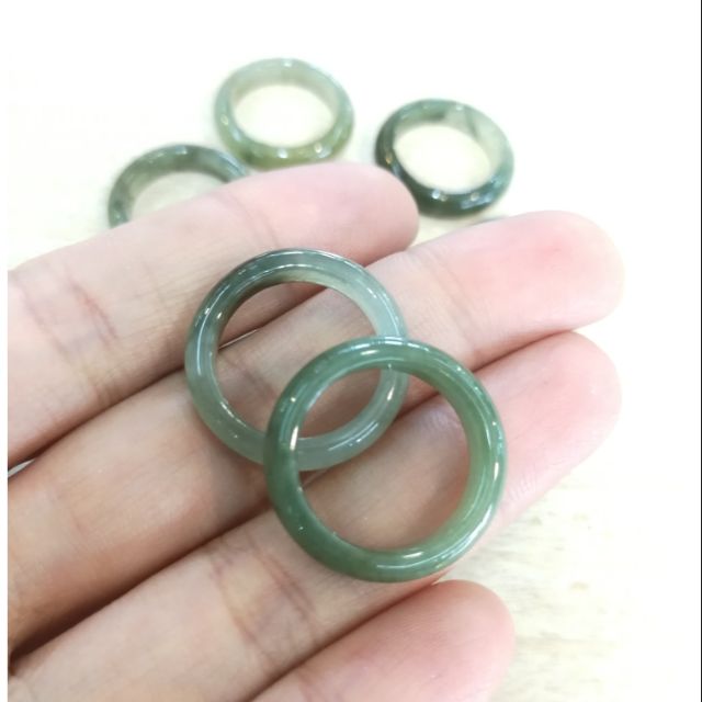 แหวนหยกแท้ แหวนหยกหน้ากว้าง 4-7mm. แหวนหยกเกลีัยง