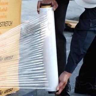 [2kg x 400m.] Stretch film ฟิล์มยืด พันพาเลท พันเฟอร์ กว้าง50ซม ยาว400ม. ซีลห่อสิ่งของ Wrap กันน้ำ
