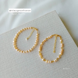 สร้อยข้อมือไข่มุกแท้ ไข่มุกสีพีช 4-5mm - ลูกปัดใสสีทอง Peach Pearl Bracelet ไข่มุกน้ำจืด Tinypearlxoxo N1041