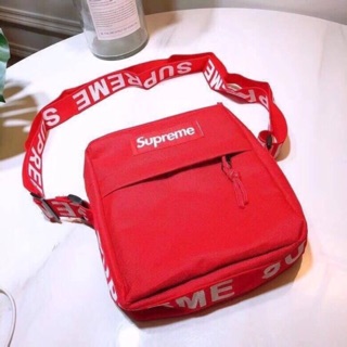 กระเป๋าสะพาย Supreme