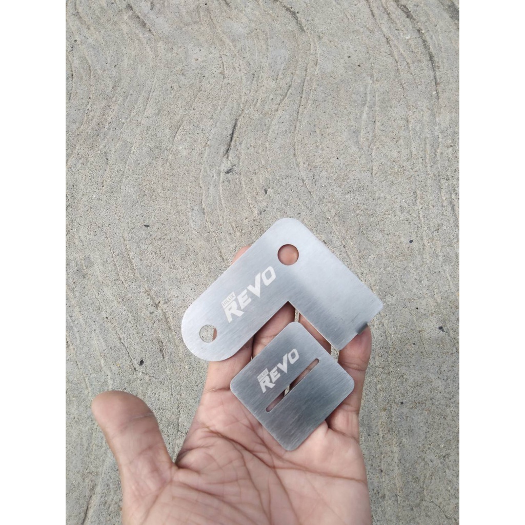 ตัวล๊อคกระบะท้าย REVO /toyota revo กันไฟท้ายหาย สเตนเลสเเท้