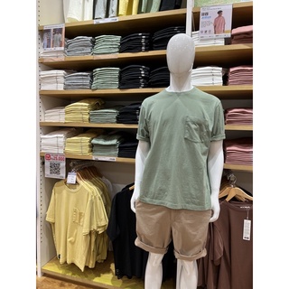 Uniqlo เสื้อยืด คอกลม แขนห้าส่วน โอเวอร์ไซซ์ มีกระเป๋า สําหรับผู้ชาย