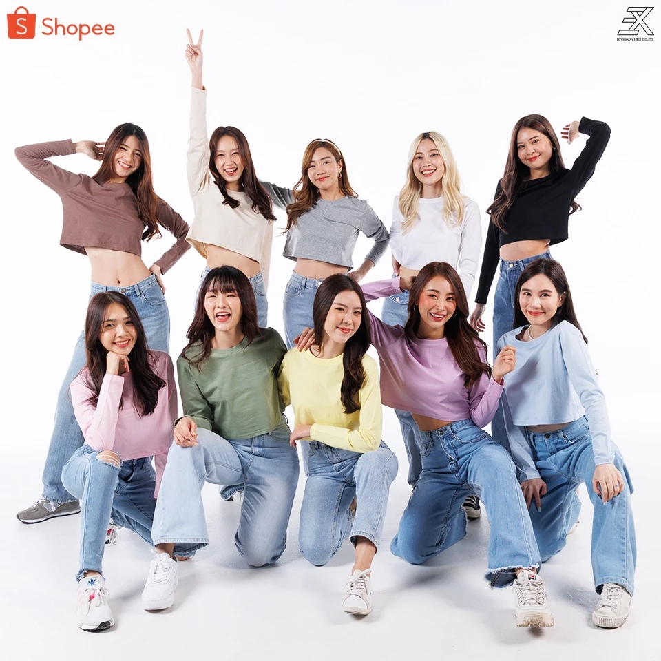 Expogarment เสื้อครอปแขนยาว CROP ครอป เอวลอย แขนยาว คอกลม ผ้าคอตตอน เสื้อแขนยาว ทรง Regular (มีให้เลือกทั้งหมด 18สี)