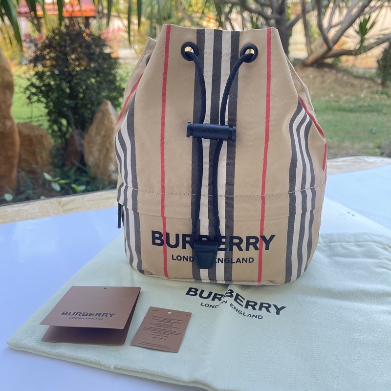 Burberry Bag กระเป๋าทรงขนมจีบ
