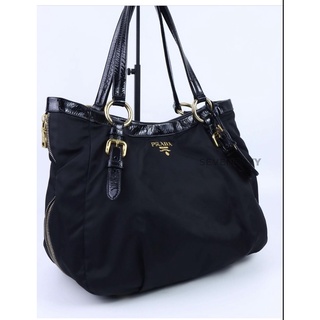 used]  P R A D A –  Handbag ๐ Color : Black ๐ Size : 16 x  11 x 6 inc. ๐ อุปกรณ์ :