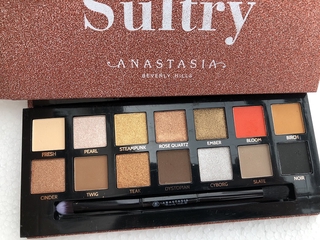 Anastasia sultry อายแชโดว์ 14 สี สําหรับผู้หญิง