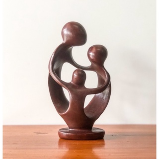 รูปปั้นพ่อแม่ลูก father Mother and Child Figurine Abstract Family Love Sculpture Small Resin ของฝากชาวต่างชาติ