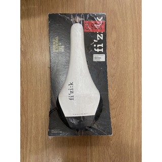 ‼️สินค้าลดราคาพิเศษ‼️ เบาะ MTB Fizik Gobi M3 ราง Kium White/Grey หนัก 195 กรัม