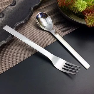Twin Fish 1 คู่ ช้อนส้อมทานข้าวสเตนเลส สไตส์เกาหลี แบบเรียบ รหัส602-0702