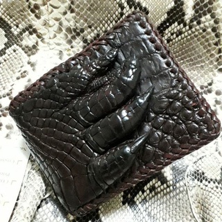 crocodile skin genuine wallet brown lacing craft.กระเป๋าสตางค์หนังจระเข้แท้3