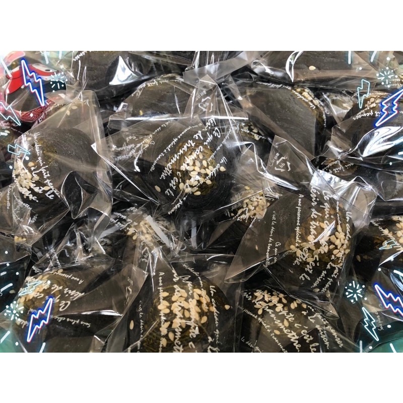 💥สั่งขั้นต่ำ 10 ลูก💥📦แพ็คซองใส📦เปี๊ยะชาโคล ไส้พริกเผาหมูหยอง 📍สูตรลดน้ำตาลลดโซเดียม