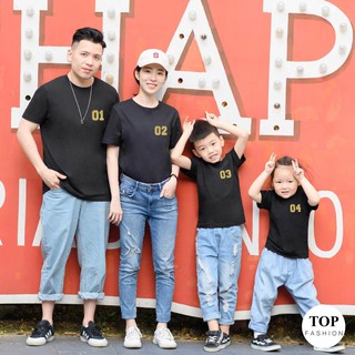 🔥พร้อมส่งไทย ราคาถูก🔥เสื้อครอบครัว เสื้อยืด สกรีนตัวอักษรสีทอง Daddy01/Mommy02/kid03/baby04 ผ้าคอตตอน