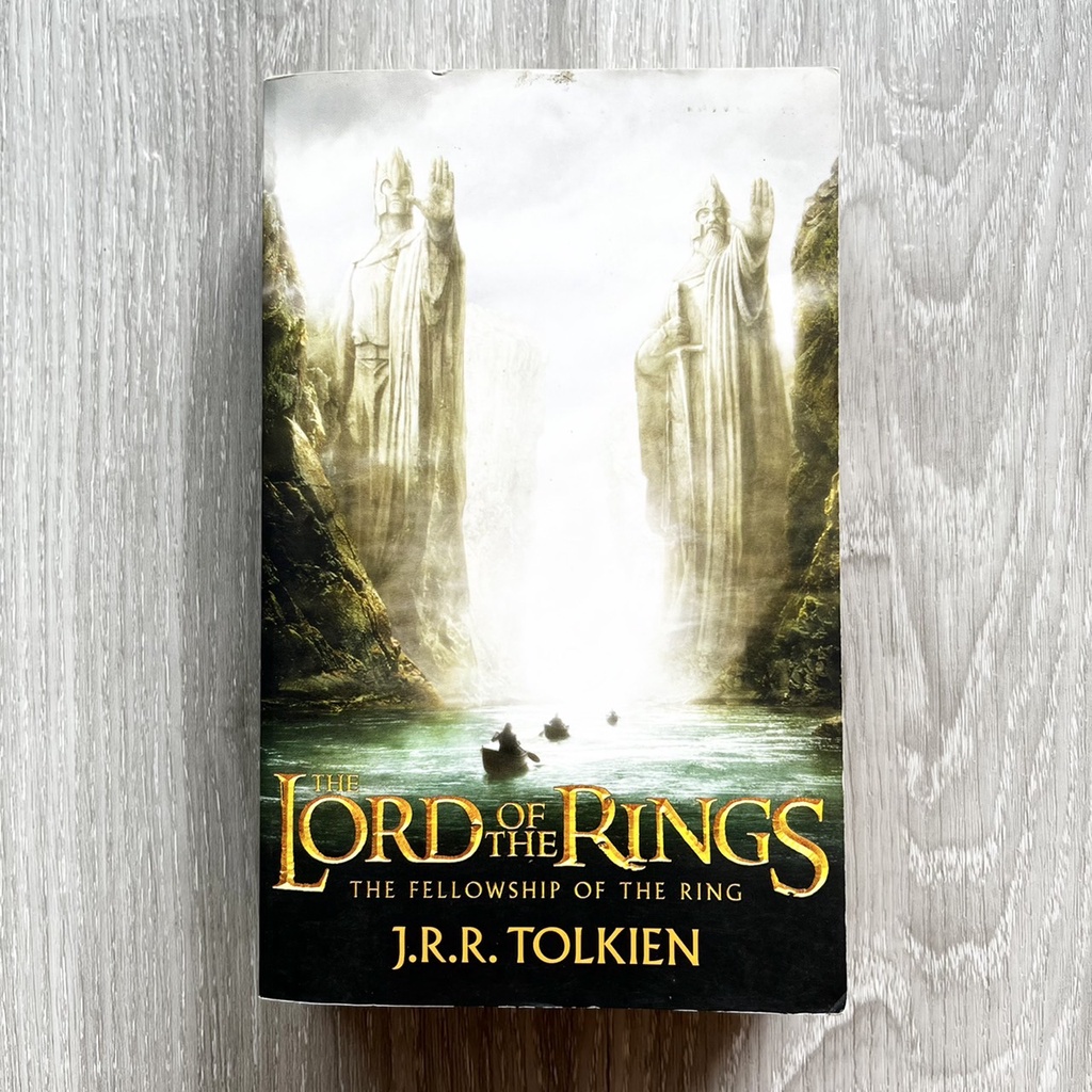 📓หนังสือนวนิยาย The Lord of The Rings: The Fellowship of The Ring(ภาษาอังกฤษ ปกอ่อน)(มือสอง สภาพดีมาก)