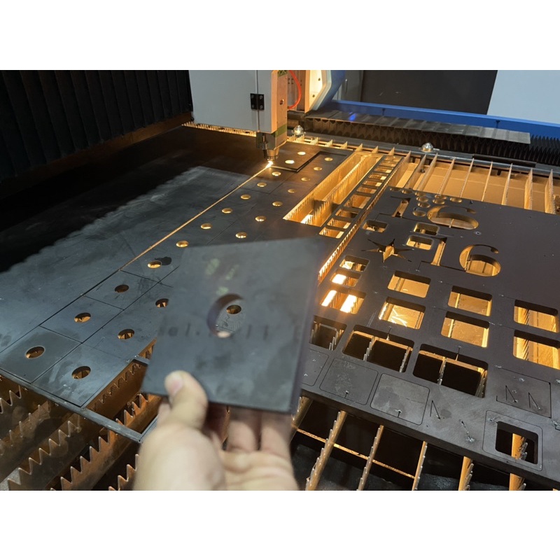 แหวนรอง แหวนรัด แหวนขนาดใหญ่ แผ่นเพลท ขนาด 4x4 นิ้ว รูในสั่งทำได้ทุกขนาด เหล็กหนา 10 มม. แผ่นเพลทยึด