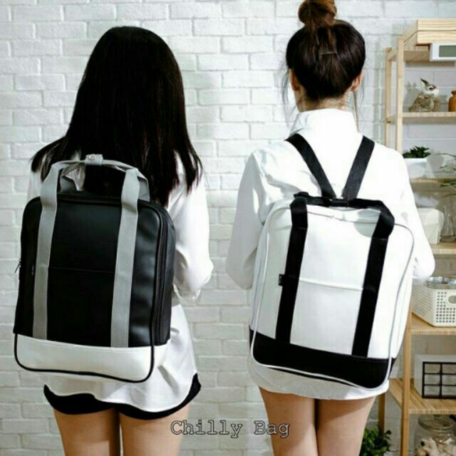 กระเป๋าเป้ Riya ทรง Kanken