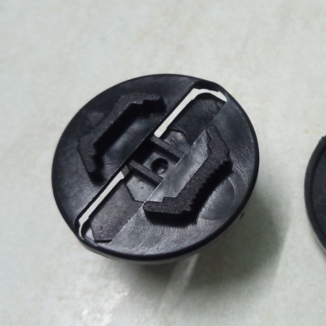 กิ๊ปลอคไฟหน้าเบนซ์ W124 2 ชิ้น w124 headlight cliplock ขายเป็นคู่
